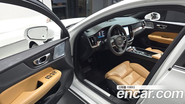 Volvo S60 (III) B5 Ultimate Bright 2023 — фото 10