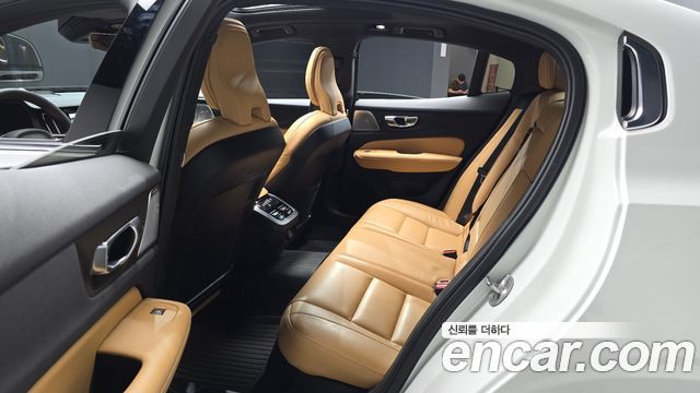 Volvo S60 (III) B5 Ultimate Bright 2023 — фото 11