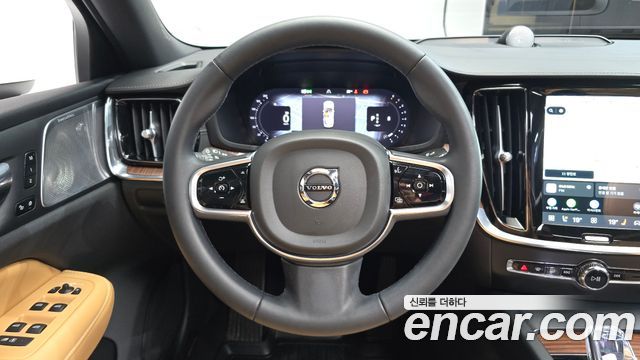 Volvo S60 (III) B5 Ultimate Bright 2023 — фото 15