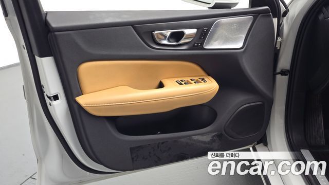 Volvo S60 (III) B5 Ultimate Bright 2023 — фото 24