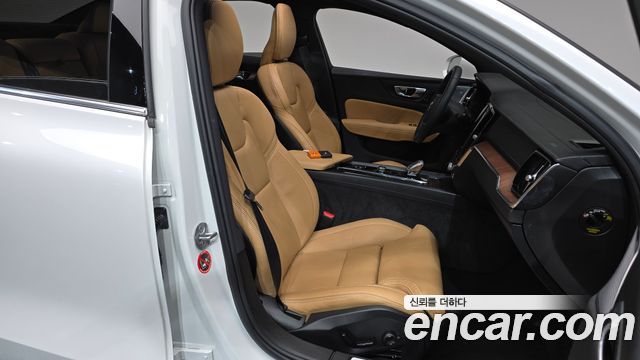 Volvo S60 (III) B5 Ultimate Bright 2023 — фото 26