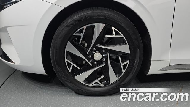 Hyundai Grandeur Hybrid (IG) Le Blanc 2023 — фото 5