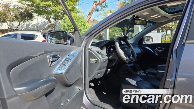 Hyundai Tucson ix Diesel 2WD LX20 Premier 2013 — фото 10