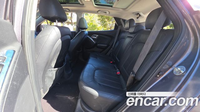 Hyundai Tucson ix Diesel 2WD LX20 Premier 2013 — фото 12