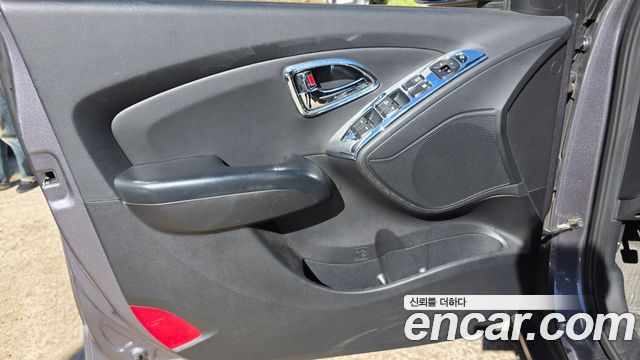 Hyundai Tucson ix Diesel 2WD LX20 Premier 2013 — фото 24