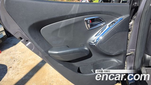 Hyundai Tucson ix Diesel 2WD LX20 Premier 2013 — фото 25