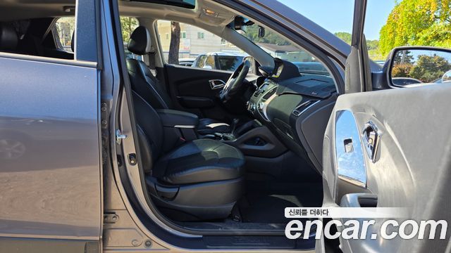 Hyundai Tucson ix Diesel 2WD LX20 Premier 2013 — фото 26