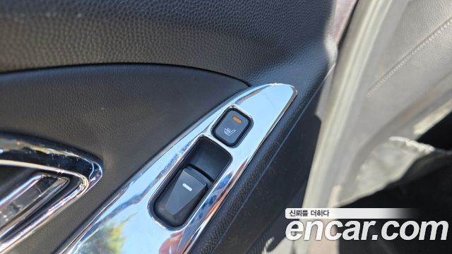 Hyundai Tucson ix Diesel 2WD LX20 Premier 2013 — фото 28