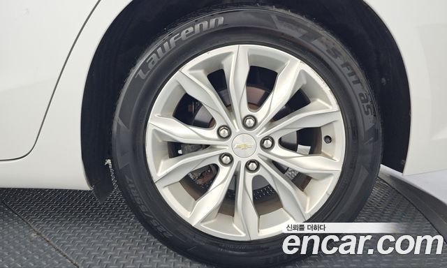 Chevrolet Malibu 1.8 Hybrid LT Deluxe 2019 — фото 21