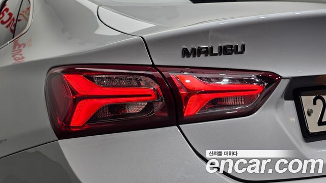 Chevrolet Malibu 1.8 Hybrid LT Deluxe 2019 — фото 23