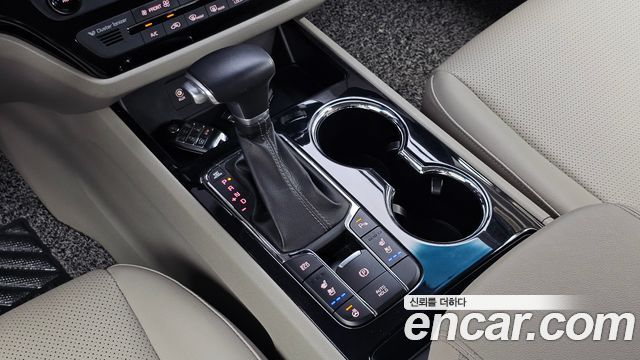 Kia Carnival 9-Seater Prstige 2019 — фото 9
