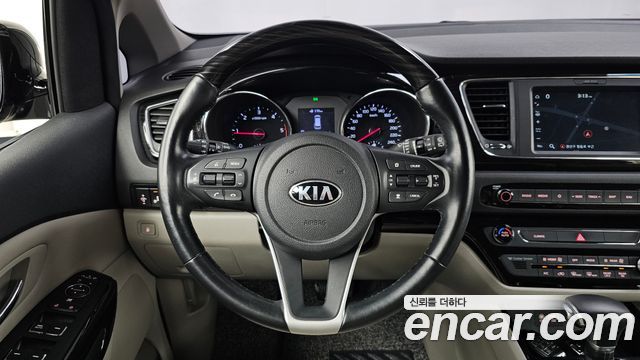 Kia Carnival 9-Seater Prstige 2019 — фото 13