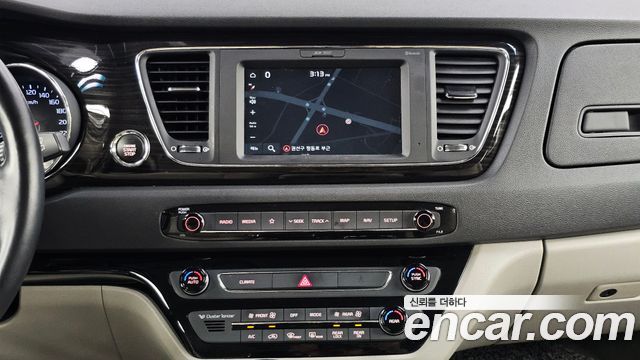 Kia Carnival 9-Seater Prstige 2019 — фото 14