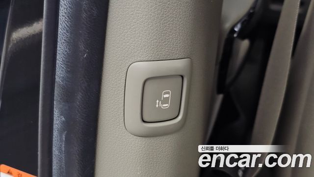 Kia Carnival 9-Seater Prstige 2019 — фото 19