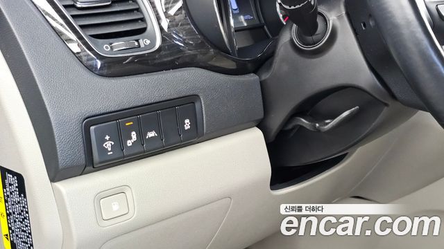 Kia Carnival 9-Seater Prstige 2019 — фото 29
