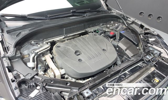 Volvo XC60 (II) B6 Ultimate Bright 2023 — фото 6