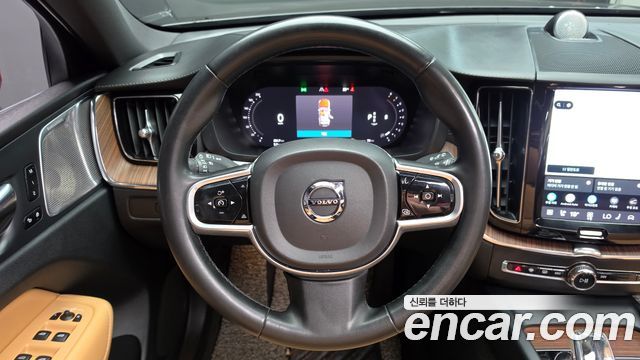 Volvo XC60 (II) B6 Ultimate Bright 2023 — фото 12