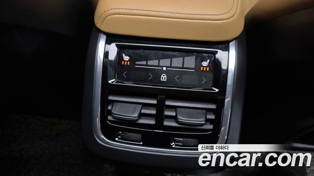 Volvo XC60 (II) B6 Ultimate Bright 2023 — фото 18