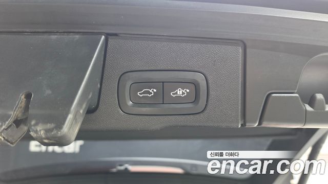 Volvo XC60 (II) B6 Ultimate Bright 2023 — фото 31