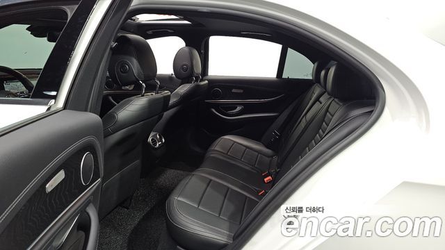 Mercedes-Benz E-Class (W213) E220d 4MATIC AMG Line 2021 — фото 12