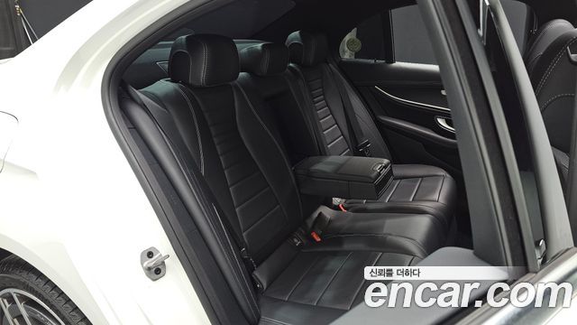 Mercedes-Benz E-Class (W213) E220d 4MATIC AMG Line 2021 — фото 26