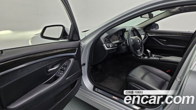 BMW 5 Series (F10) 528i xDrive Luxury 2014 — фото 10