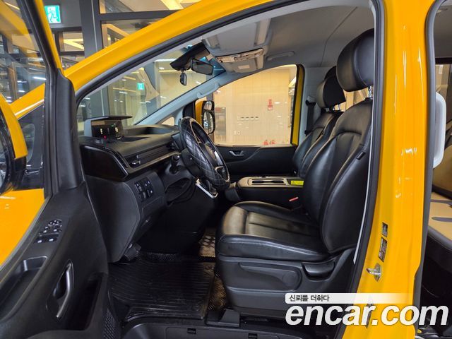Hyundai Staria L3.5  Kinder Safety Car 15-Seater 2022 — фото 7
