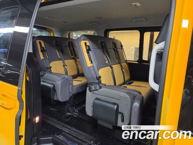 Hyundai Staria L3.5  Kinder Safety Car 15-Seater 2022 — фото 8