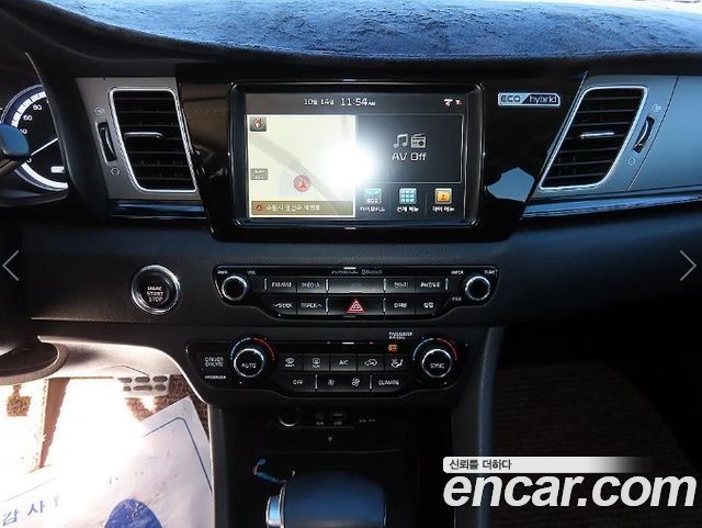 Kia Niro Noblesse 2017 — фото 16