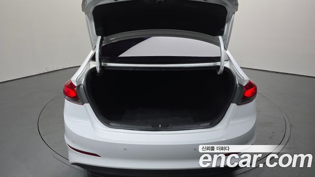 Hyundai Avante (AD) 1.6 GDI Value Plus 2018 — фото 18