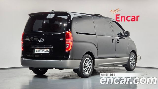 Hyundai Grand Starex Urban 9-Seater Exclusive 2019 — фото 2