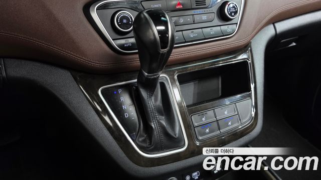 Hyundai Grand Starex Urban 9-Seater Exclusive 2019 — фото 9