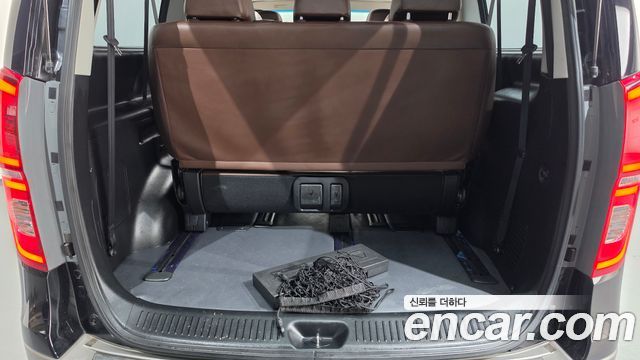 Hyundai Grand Starex Urban 9-Seater Exclusive 2019 — фото 19