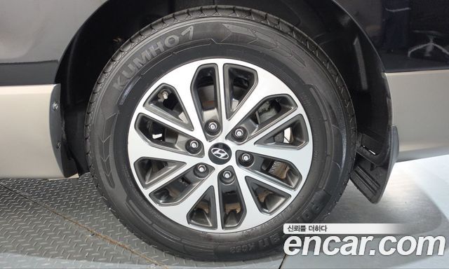 Hyundai Grand Starex Urban 9-Seater Exclusive 2019 — фото 21