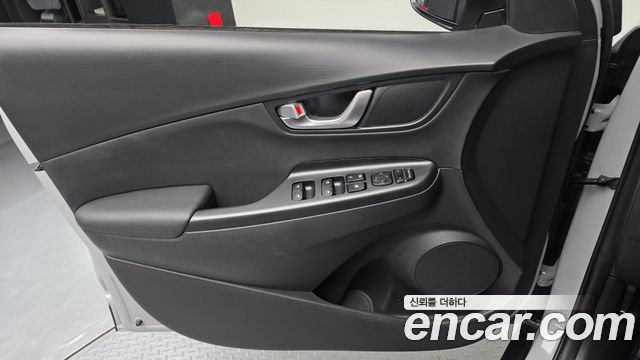 Hyundai Kona Gasoline 2.0 2WD Modern 2021 — фото 24