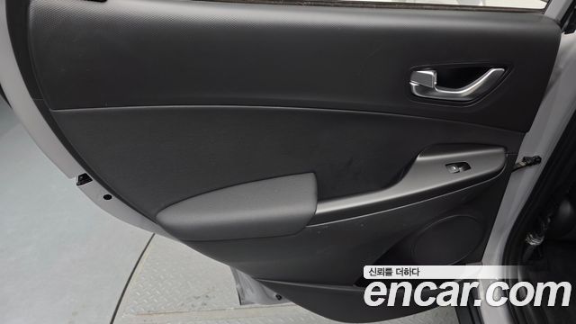Hyundai Kona Gasoline 2.0 2WD Modern 2021 — фото 25