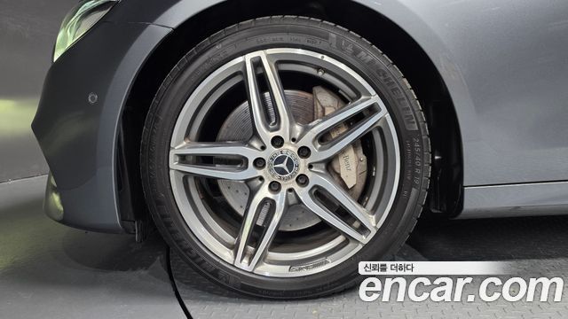 Mercedes-Benz E-Class (W213) E300 AMG Line 2019 — фото 5