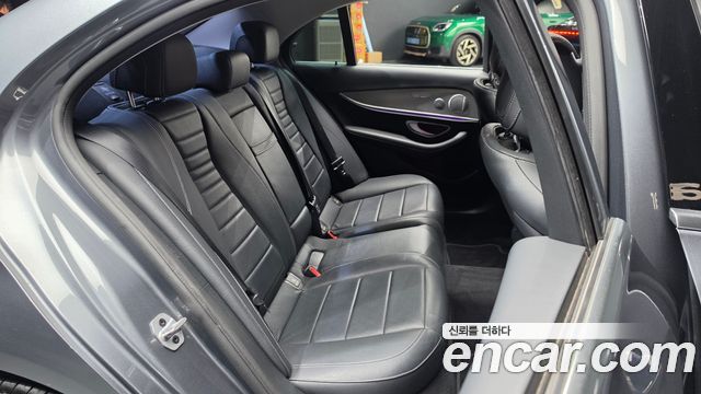 Mercedes-Benz E-Class (W213) E300 AMG Line 2019 — фото 12