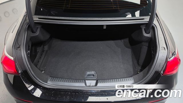 Mercedes-Benz E-Class (W214) E300 4MATIC AMG Line 2025 — фото 18