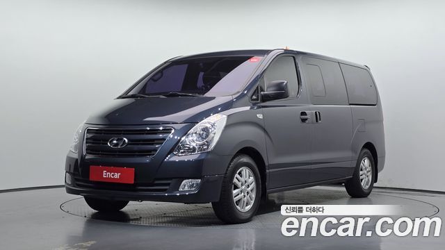 Hyundai Grand Starex 12-Seater Wagon Modern