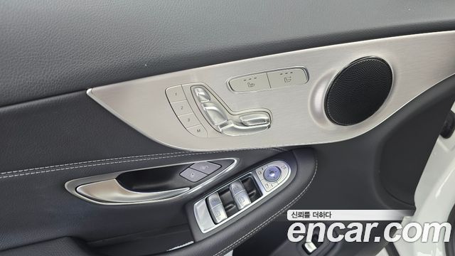 Mercedes-Benz C-Class (W205) C200 Cabriolet 2021 — фото 17