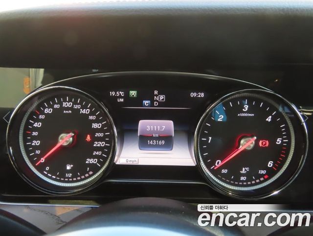 Mercedes-Benz E-Class (W213) E220d 4MATIC Exclusive 2019 — фото 10
