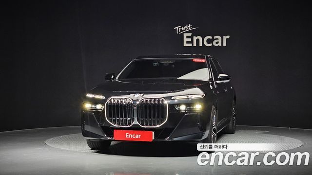 BMW 7 Series (G70) 740i sDrive M Sport 2023 — фото 3