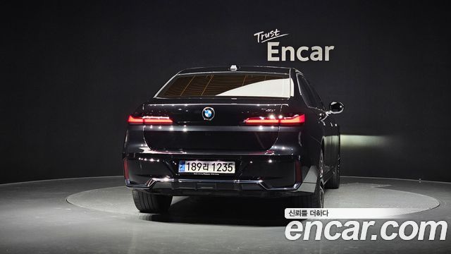BMW 7 Series (G70) 740i sDrive M Sport 2023 — фото 4