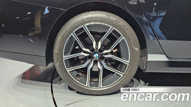 BMW 7 Series (G70) 740i sDrive M Sport 2023 — фото 5
