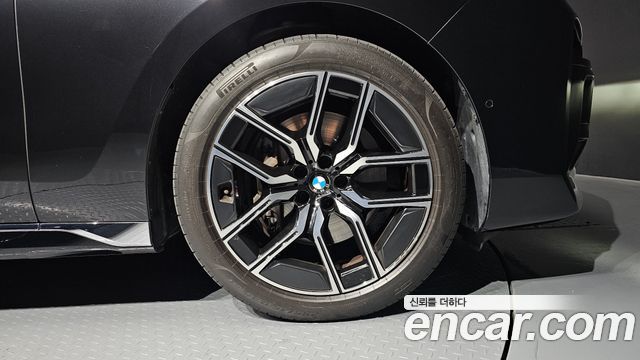 BMW 7 Series (G70) 740i sDrive M Sport 2023 — фото 27