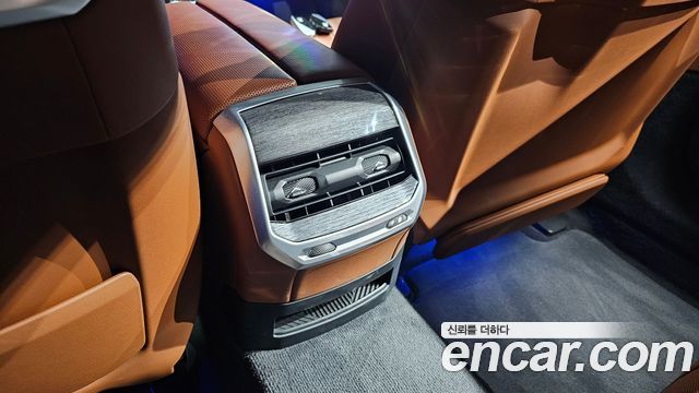 BMW 7 Series (G70) 740i sDrive M Sport 2023 — фото 43