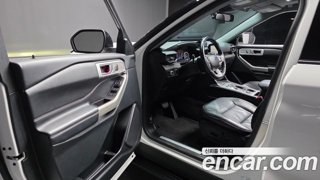 Ford Explorer (VI) 2.3 LimIted 4WD 2022 — фото 10