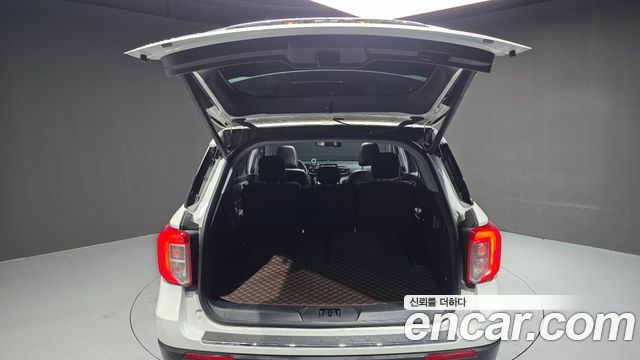 Ford Explorer (VI) 2.3 LimIted 4WD 2022 — фото 17