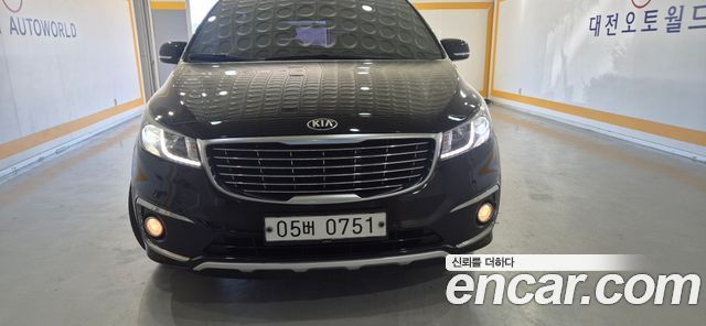 Kia Carnival 9-seater Noblesse